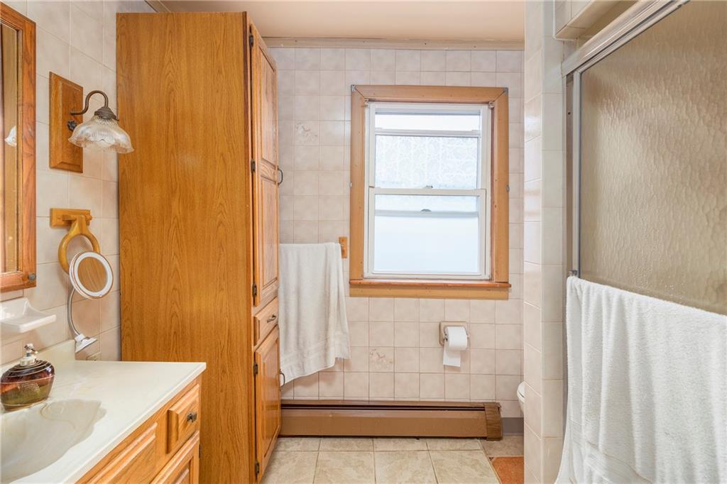 715 Broadway, Pawtucket