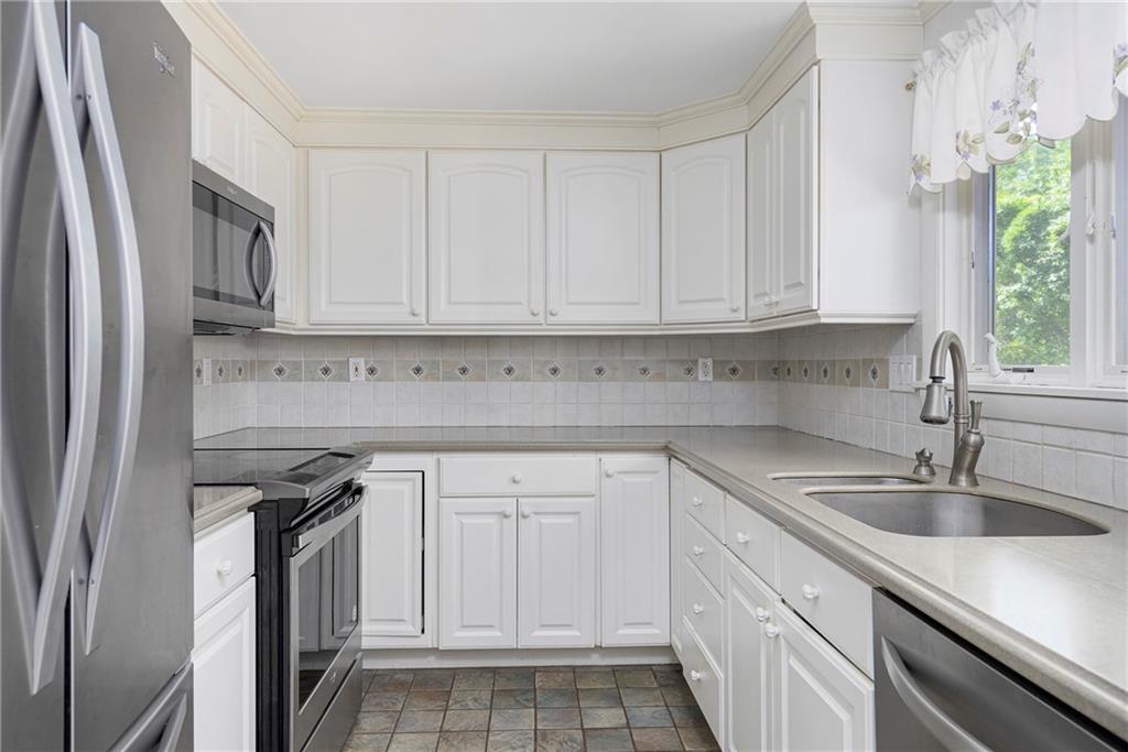 505 Cedar Avenue, East Greenwich