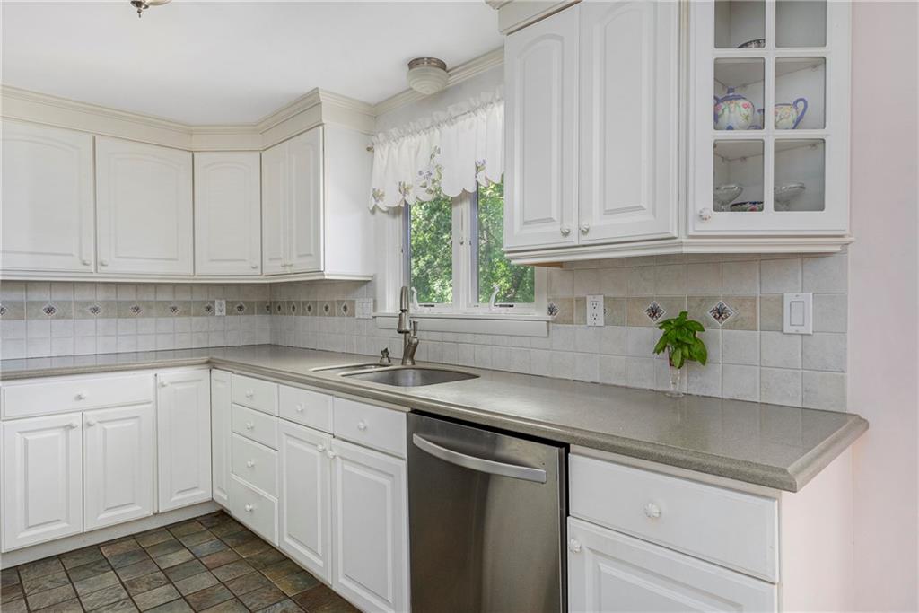 505 Cedar Avenue, East Greenwich