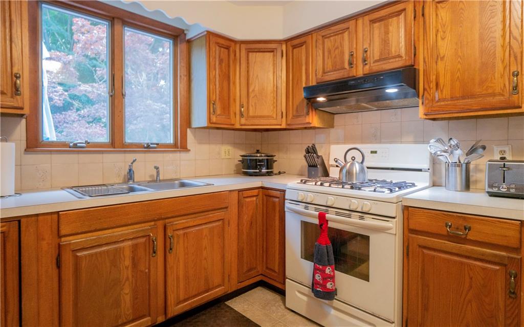 24 Maize Corn Road, Portsmouth, RI 02871 MLS 1289403 Lila Delman