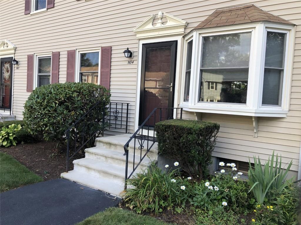 504 Woodhaven Court, Unit#504, Cranston