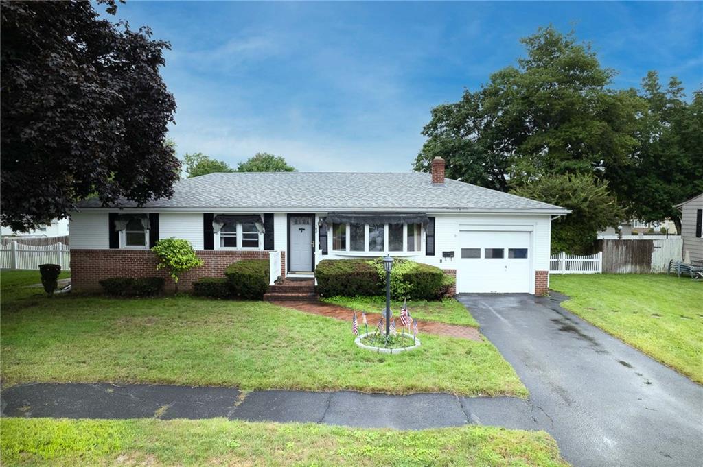 108 Lake Garden Drive, Cranston, RI 02920 MLS 1290453 Lila Delman