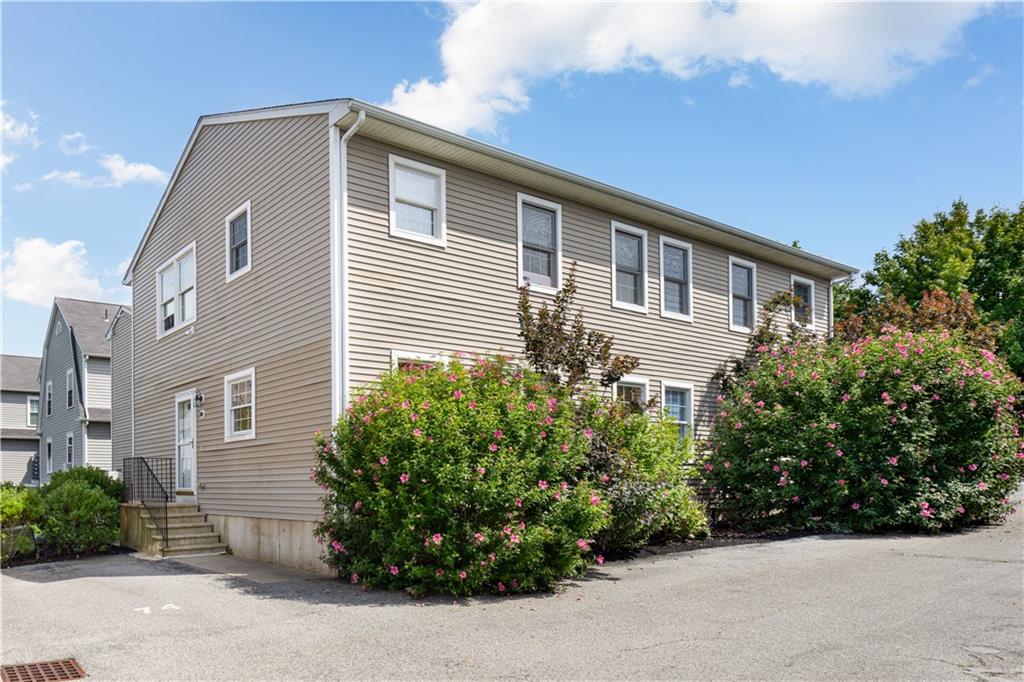 231 Maple Avenue, Unit#101, Newport