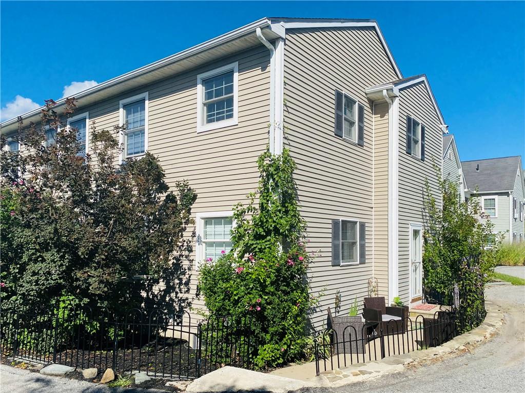 231 Maple Avenue, Unit#102, Newport