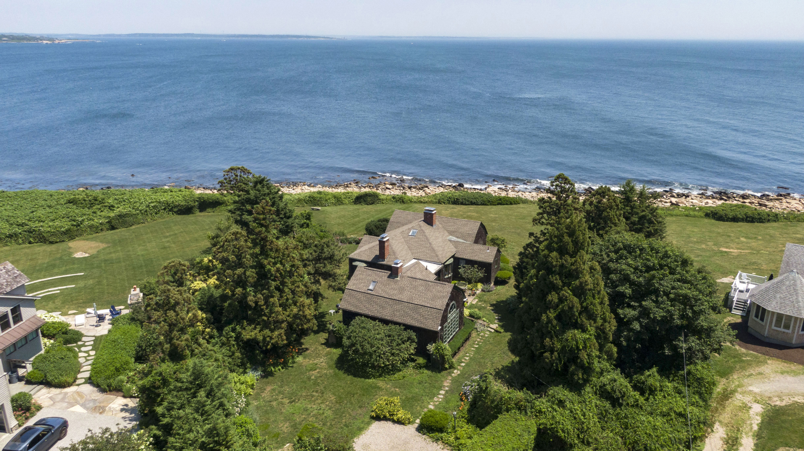 LILA DELMAN COMPASS SELLS OCEAN ROAD HOME FOR $4,825,000,  MARKING ONE OF THE TOP THREE SALES IN NARRAGANSETT YEAR-TO-DATE*