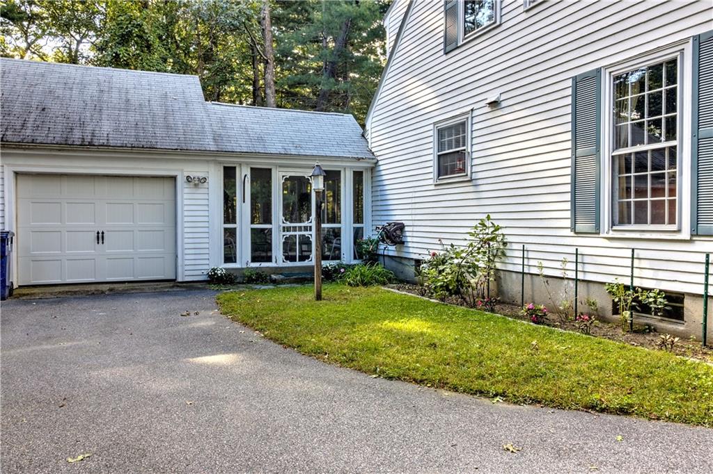 325 Potter Road, North Kingstown