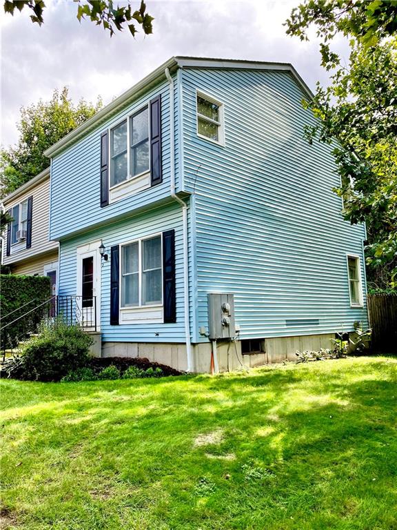 2 Riverwoods Court, East Providence