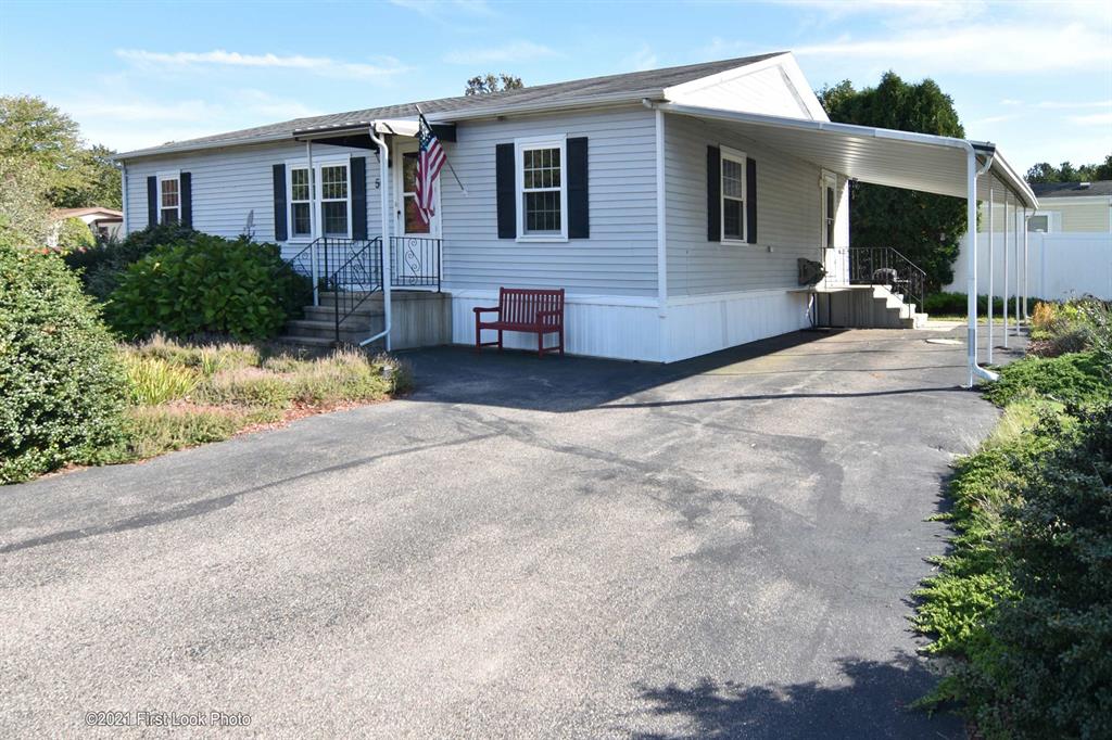 50 Little Pond Road, South Kingstown
