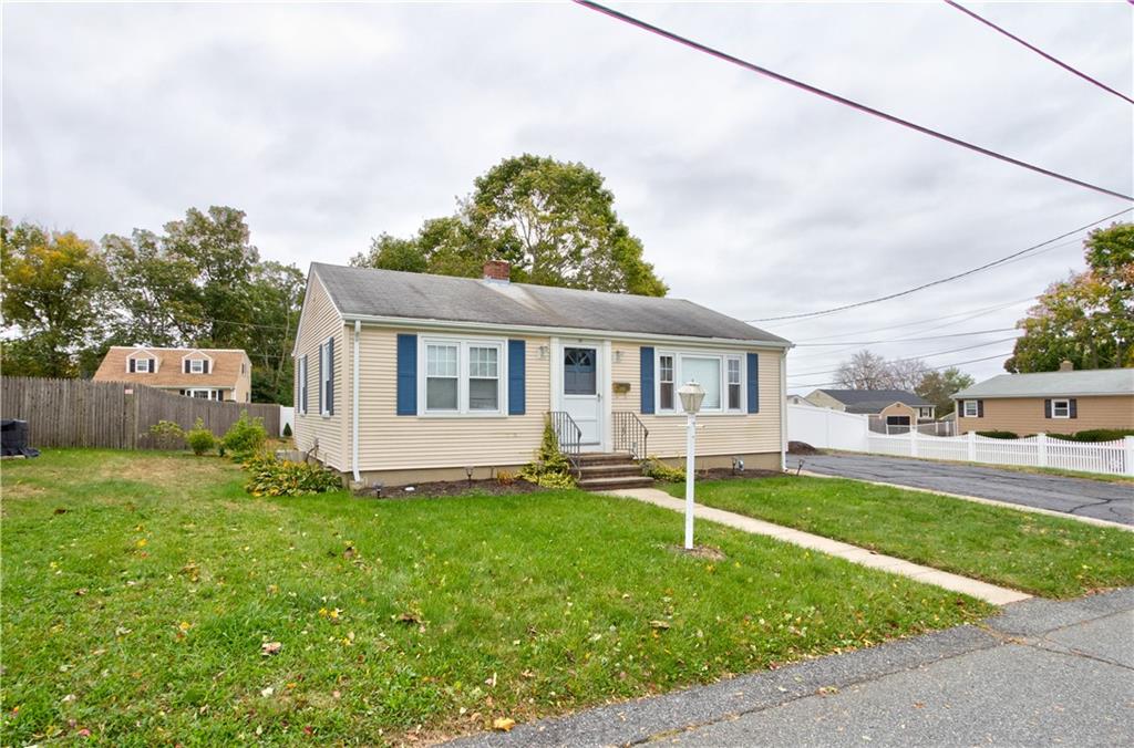 30 Pleasant View Drive, North Providence