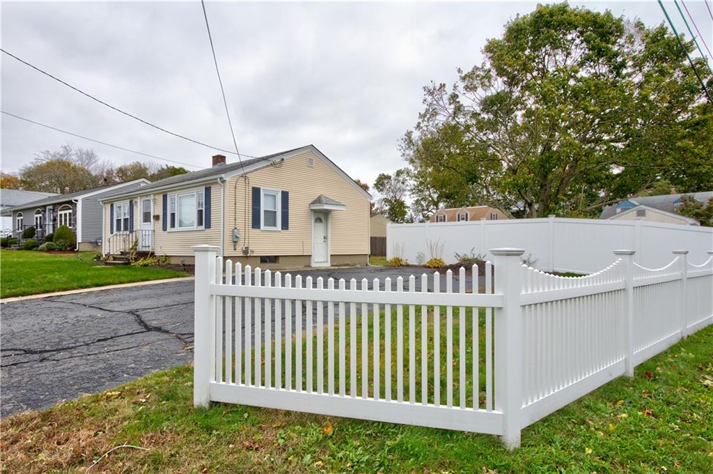 30 Pleasant View Drive, North Providence