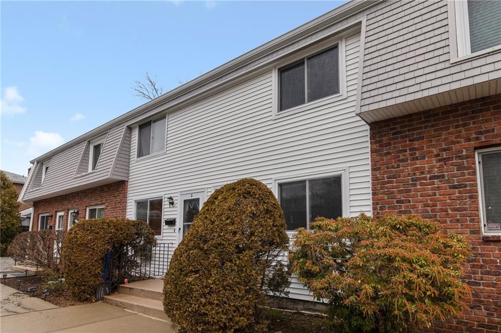 300 Smithfield Road, Unit#th-4, North Providence