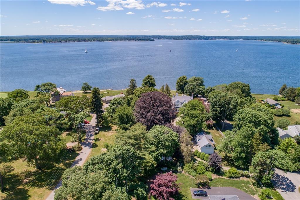 444 Narragansett Bay Avenue, Warwick