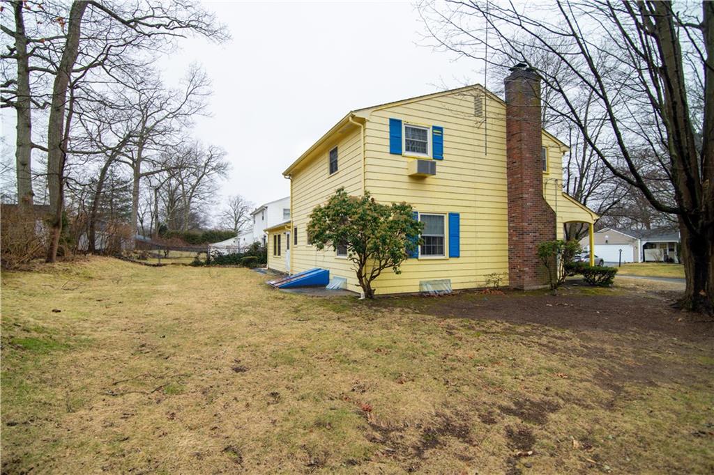 26 Monmouth Drive, East Providence