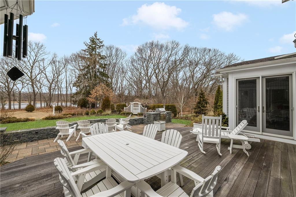 29 Lands End Drive, North Kingstown