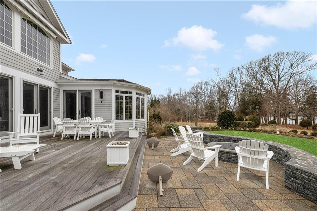 29 Lands End Drive, North Kingstown