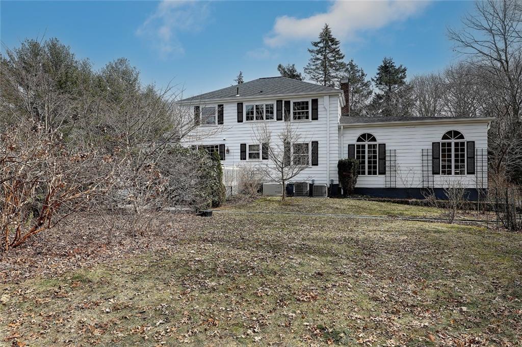 488 New Meadow Road, Barrington