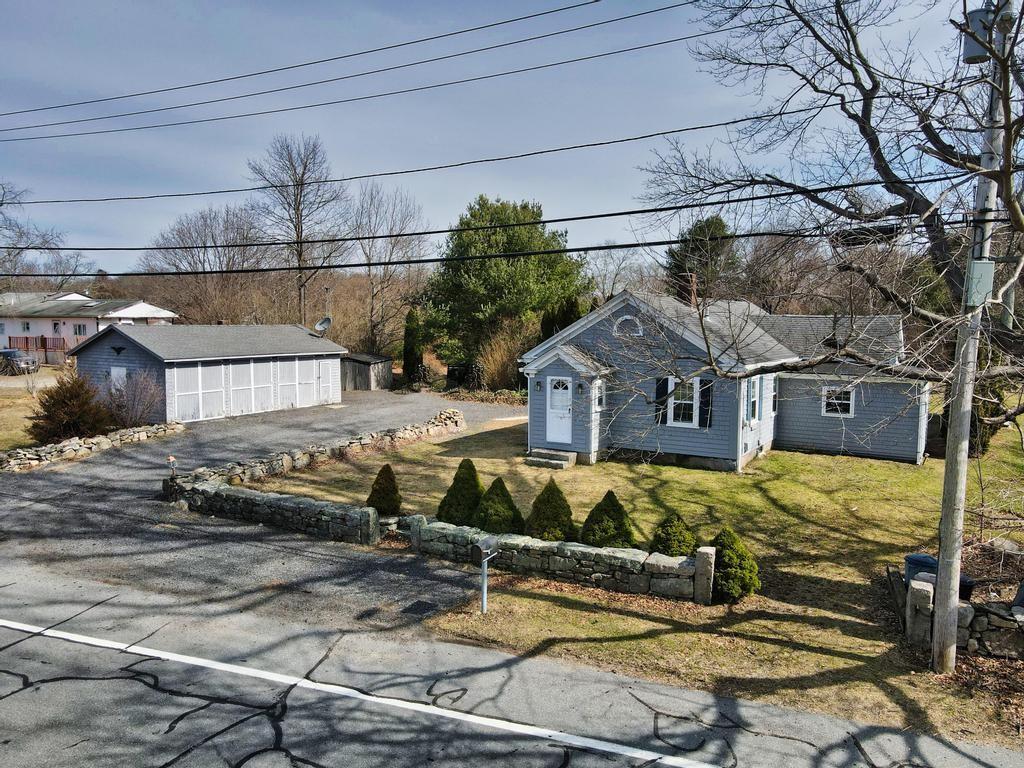 1264 Crandall Road, Tiverton