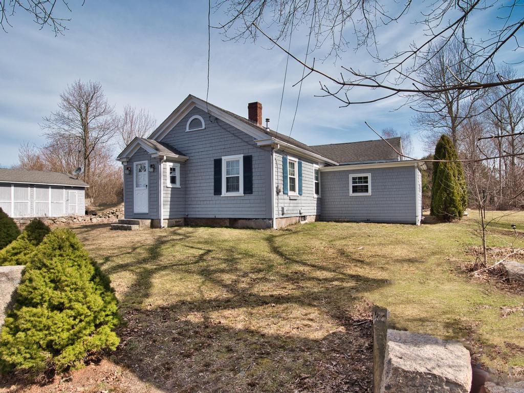 1264 Crandall Road, Tiverton