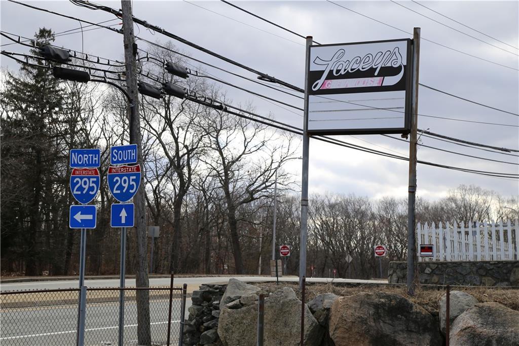 1801 Plainfield Pike, Johnston, RI 02919 MLS 1306721 Lila Delman