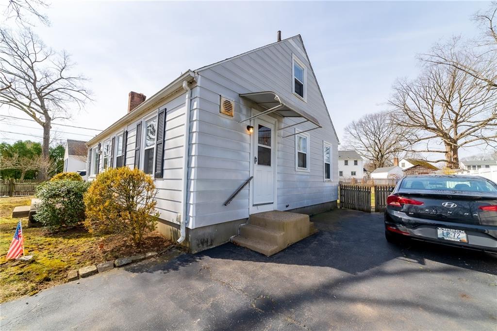 76 Pinecrest Drive, Pawtucket