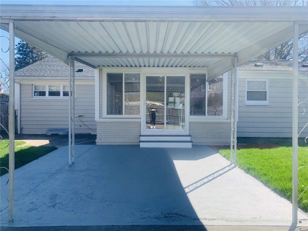 23 Rangeley Road, Cranston