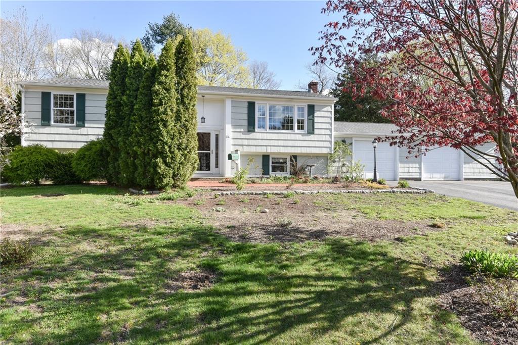 34 Colonial Road, North Kingstown
