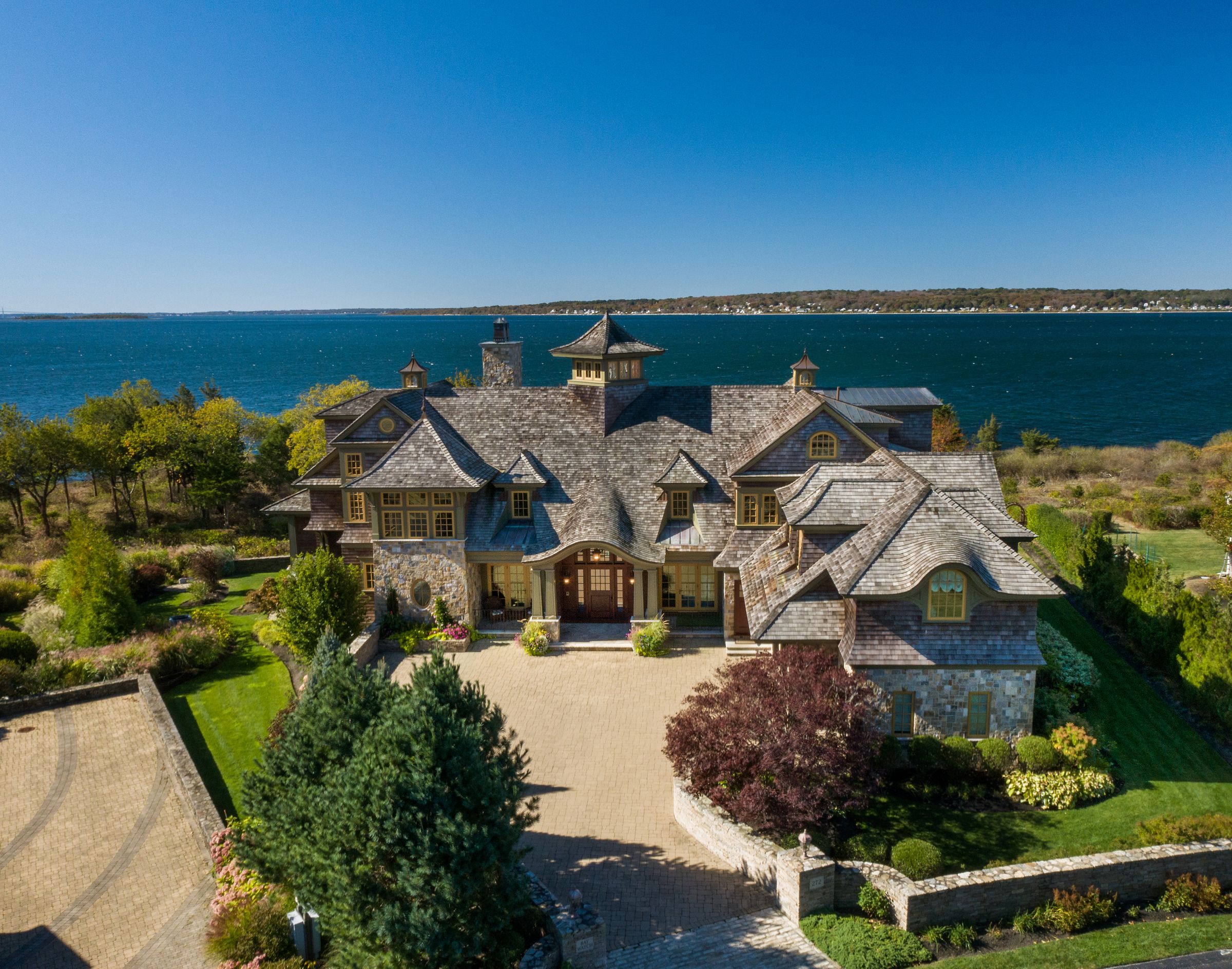 HOUSE OF THE WEEK: PRIVATE PORTSMOUTH WATERFRONT ESTATE OFFERED FOR $7.9 MILLION