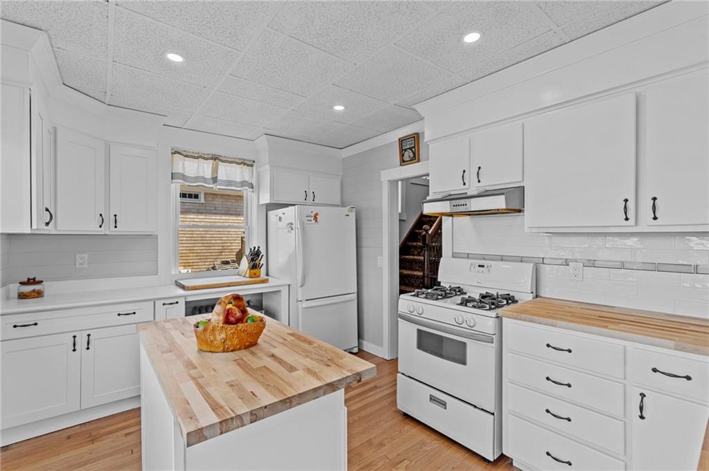 105 Fort Avenue, Cranston, RI 02905 MLS 1308974 Lila Delman