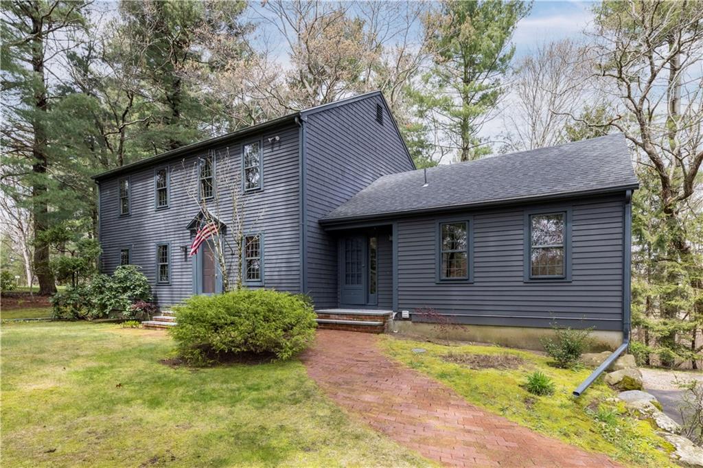 207 Pinecrest Drive, North Kingstown