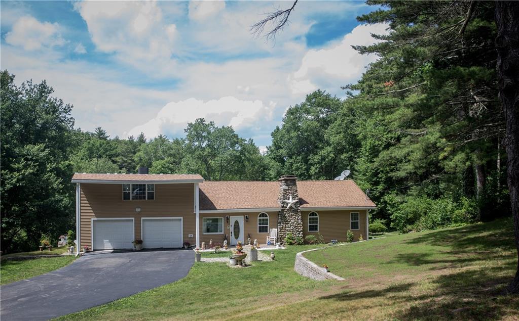 76 Long Entry Road, Glocester