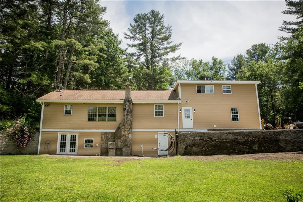 76 Long Entry Road, Glocester