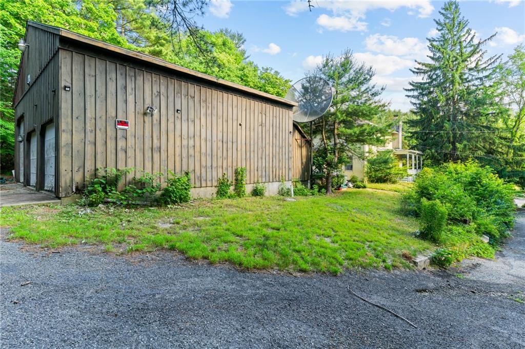 2747 Flat River Road, Coventry