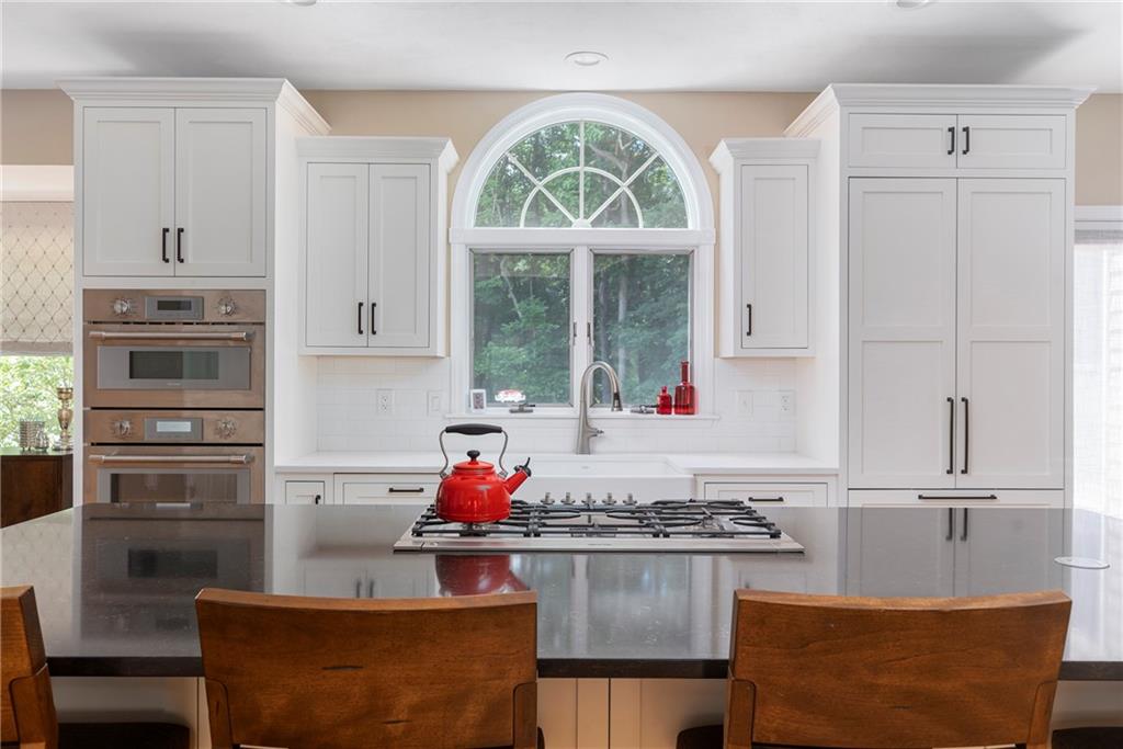 8 Howland Farm Road, East Greenwich, RI 02818 MLS 1312877 Lila Delman