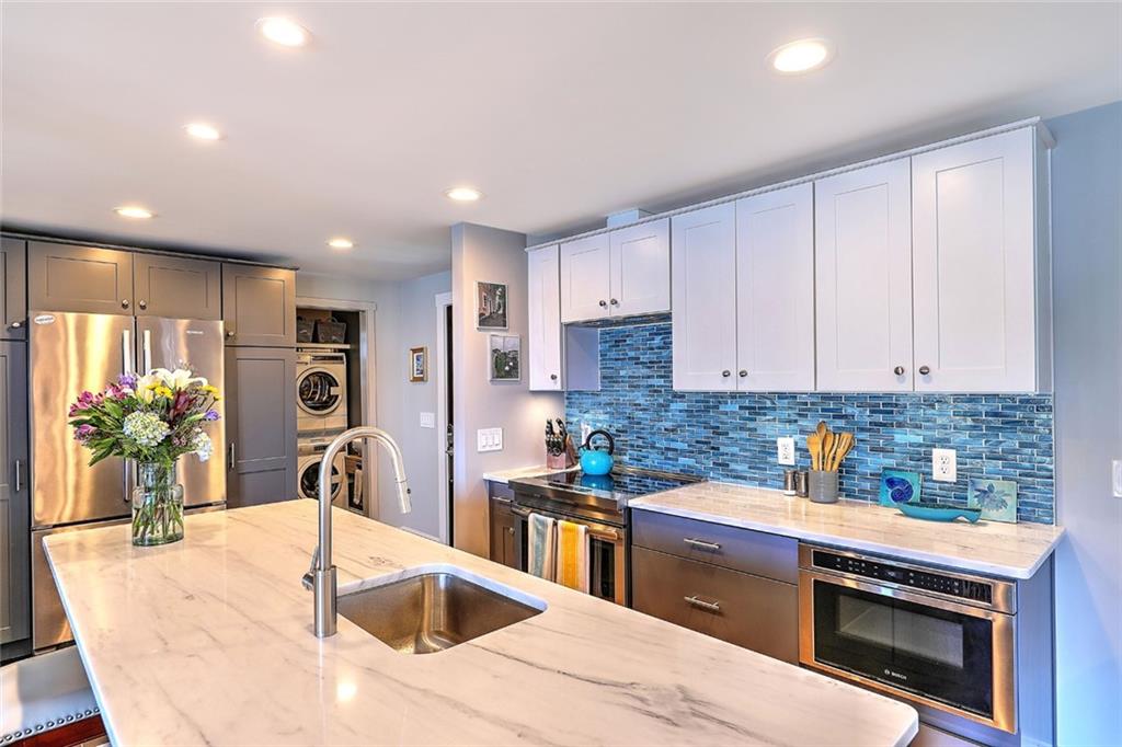 221 Earle Drive, North Kingstown, RI 02852 MLS 1313913 Lila Delman