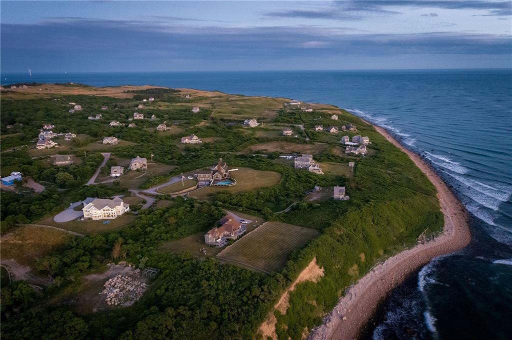 1423 Cooneymus Road, Block Island