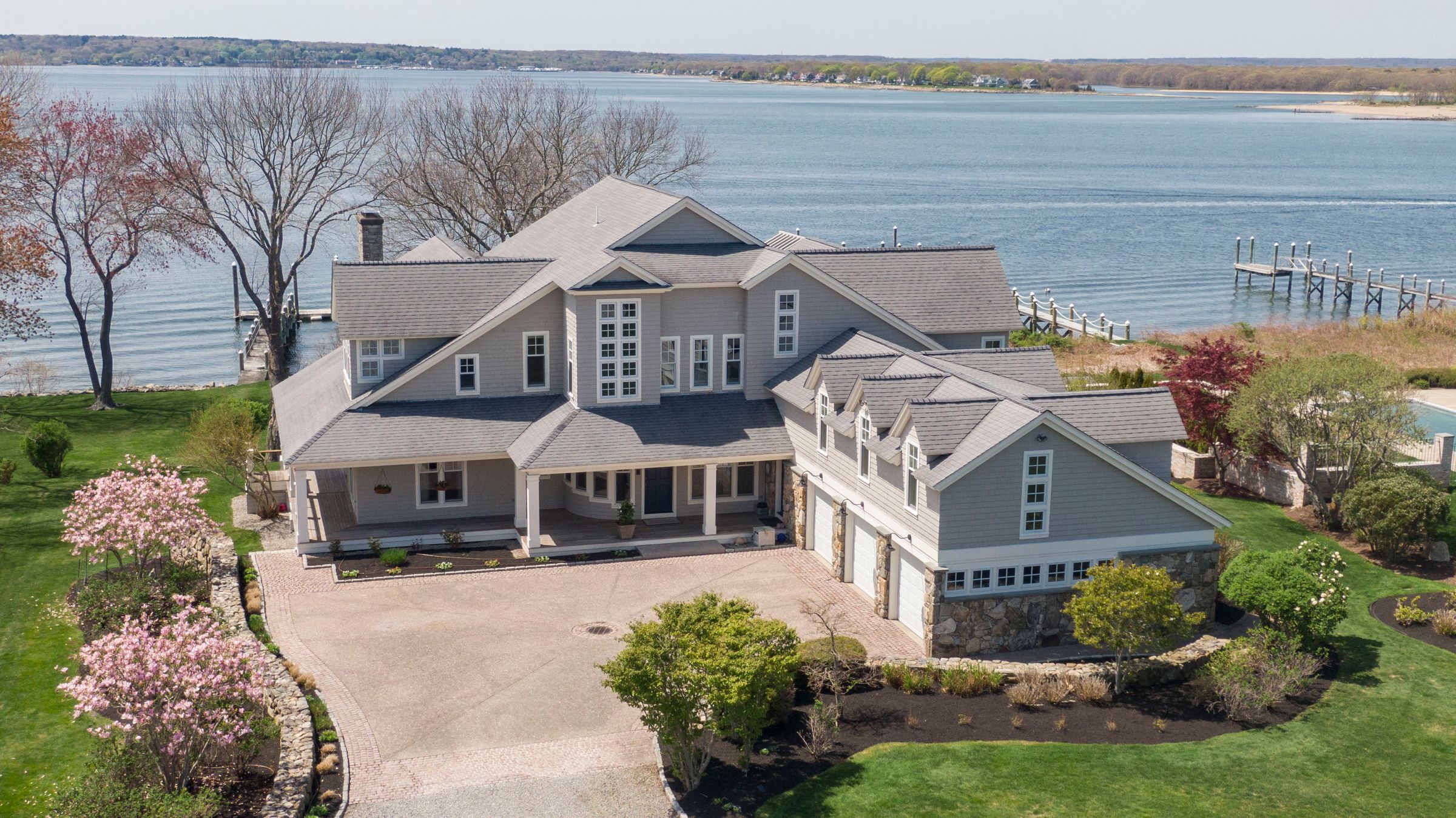 $3.2M sale of waterfront Warwick home sets record for city