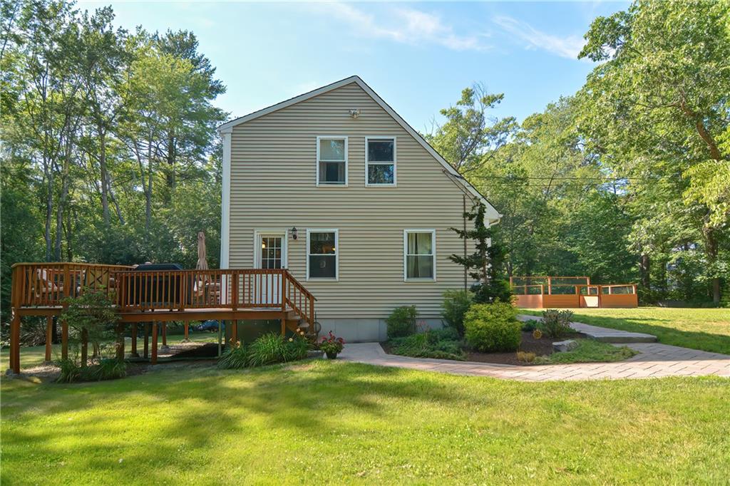 1604 East Wallum Lake Road, Burrillville