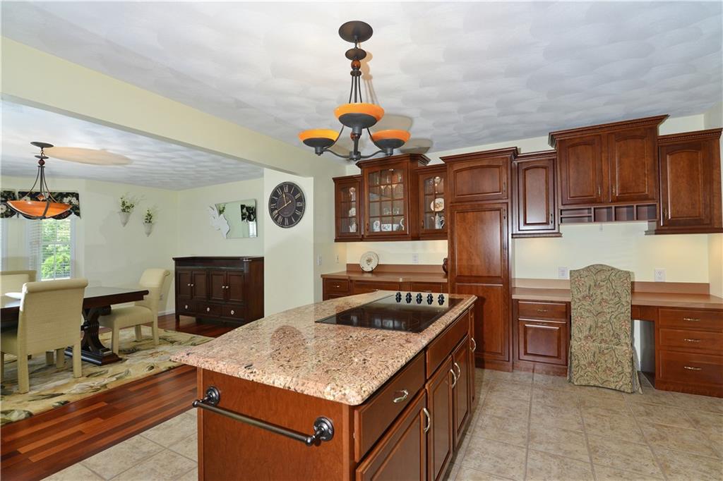 10 Gilcrest Drive, West Warwick, RI 02893 MLS 1315762 Lila Delman