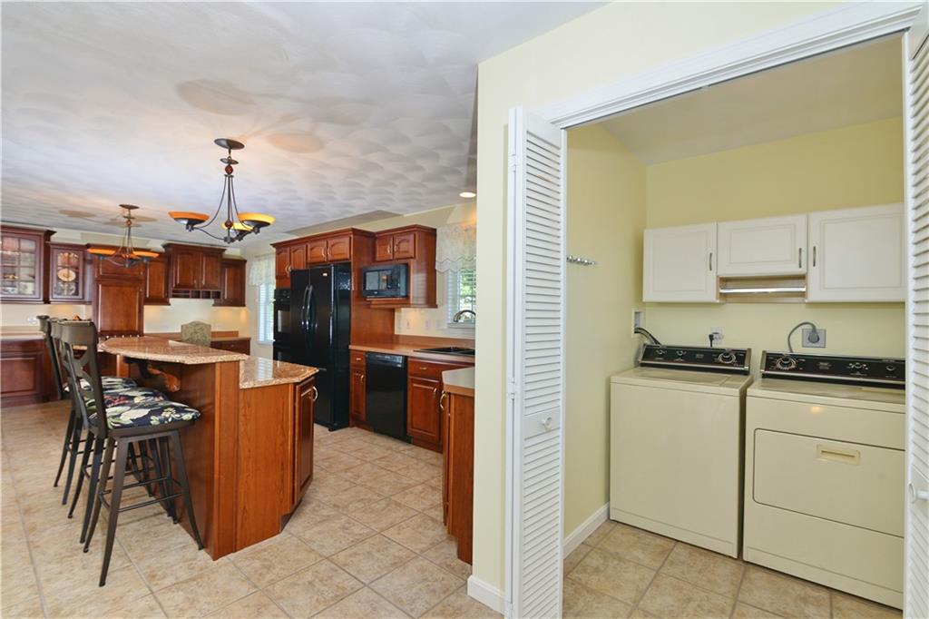 10 Gilcrest Drive, West Warwick, RI 02893 MLS 1315762 Lila Delman