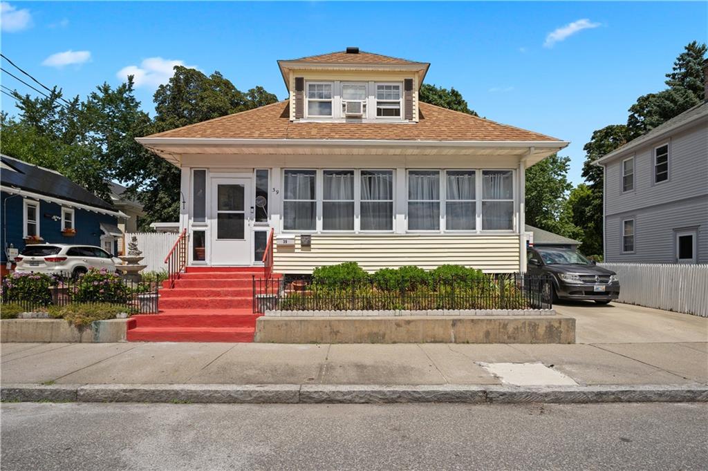 39 Arlington Avenue, Cranston, RI 02920 | MLS #1317274 | Lila Delman