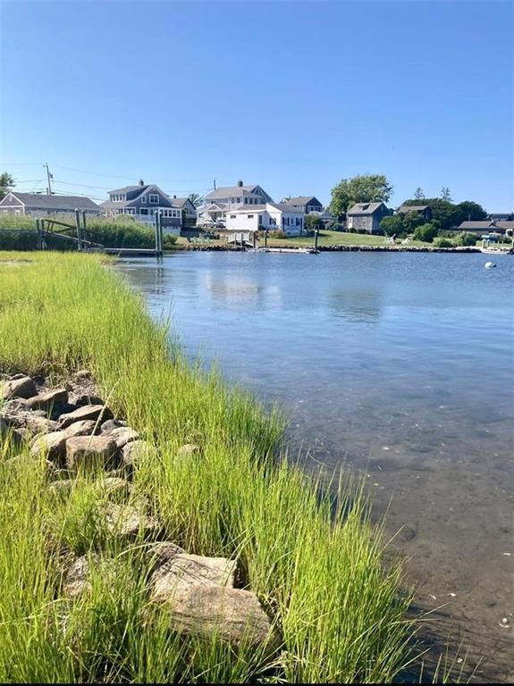 990 Matunuck Beach Road, South Kingstown