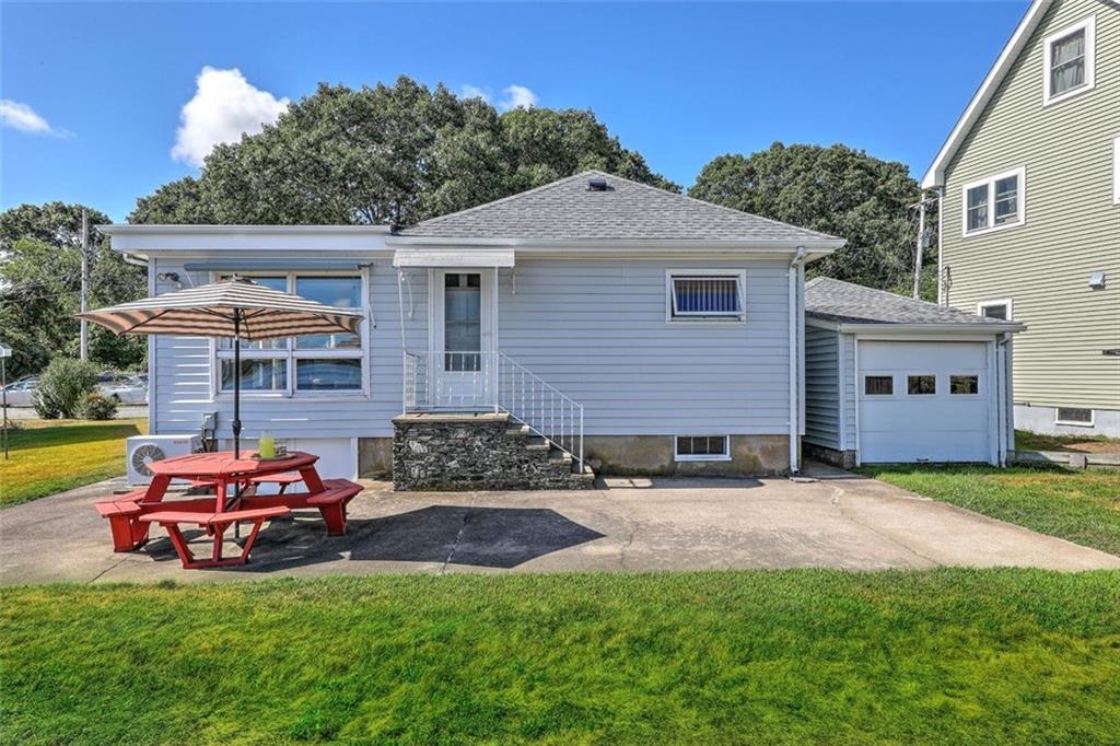 175 Middlebridge Road, South Kingstown