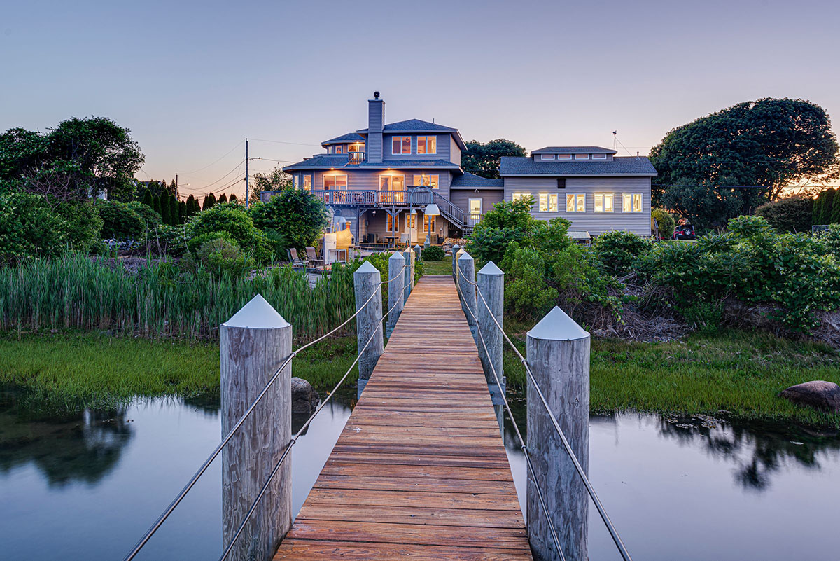 SALE OF WATERFRONT NARRAGANSETT HOME MARKS THE  HIGHEST SALE IN THE HISTORY OF GREAT ISLAND*