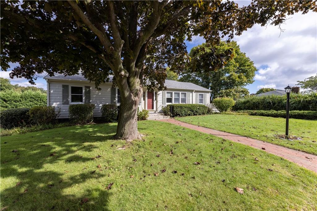 13 Homeland Avenue, Narragansett