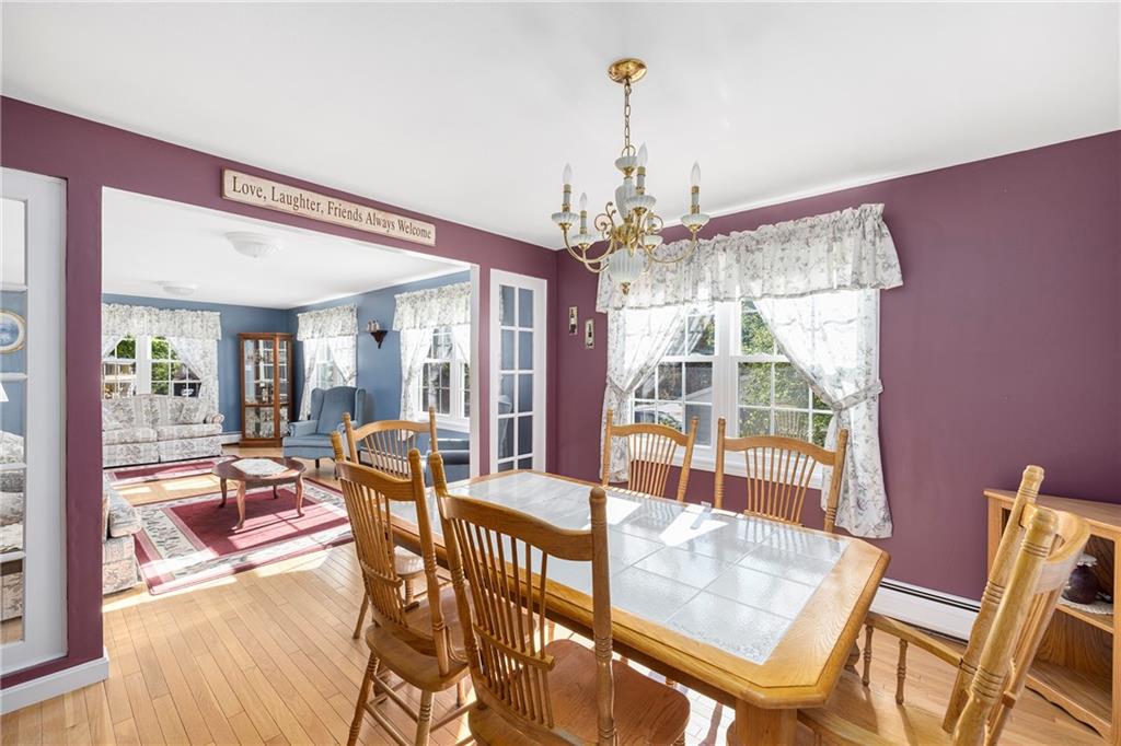246 Old River Road, Lincoln