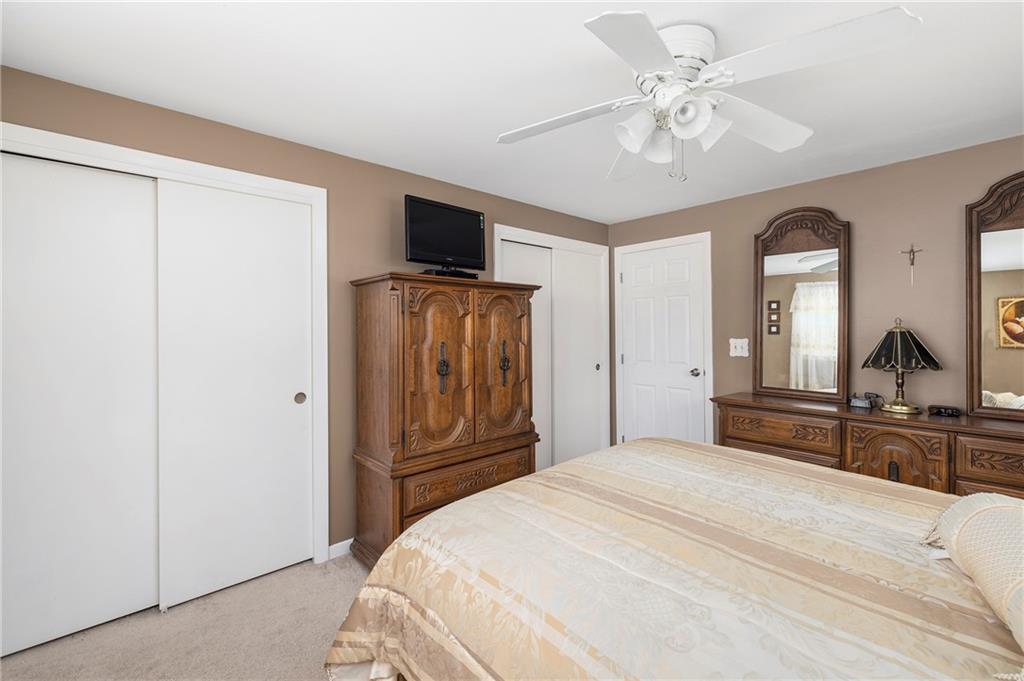 246 Old River Road, Lincoln