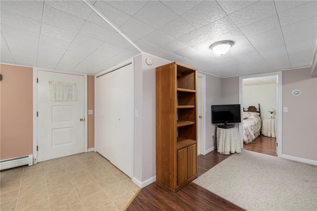 246 Old River Road, Lincoln