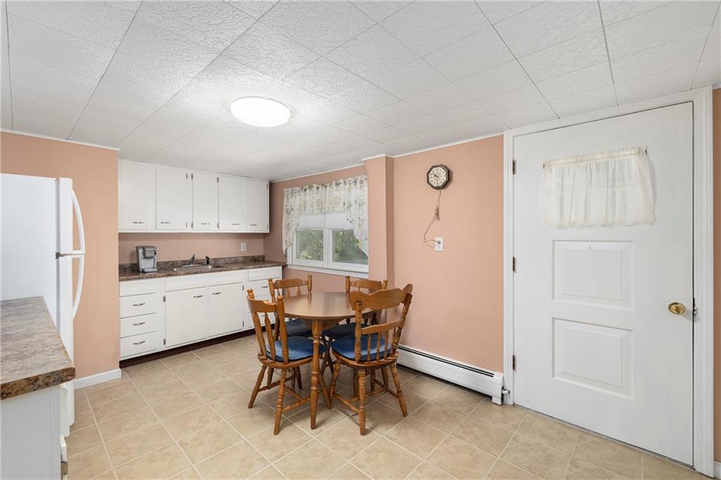 246 Old River Road, Lincoln