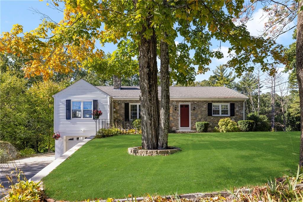 246 Old River Road, Lincoln