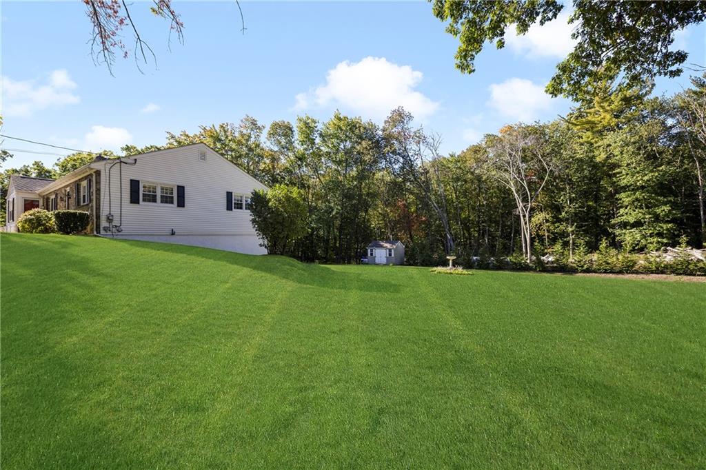 246 Old River Road, Lincoln